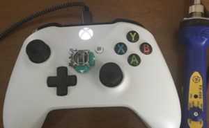 故障したXBOX ONE S コントローラーの画像