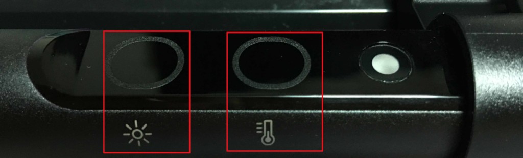 BenQ ScreenBarモニター掛け式ライトで手動で調光する際には明るさと色温度の調整をするそれぞれのボタンをタッチすることで細かく調整する
