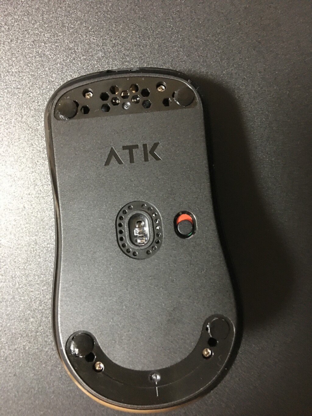 ATK Blazing Sky F1 UltimateにDevice ArmouryのUPE製汎用マウスソールを貼った状態